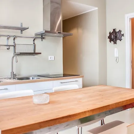 Delightful A Few Steps From Port