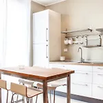 Apartamento Delightful A Few Steps From Port Como